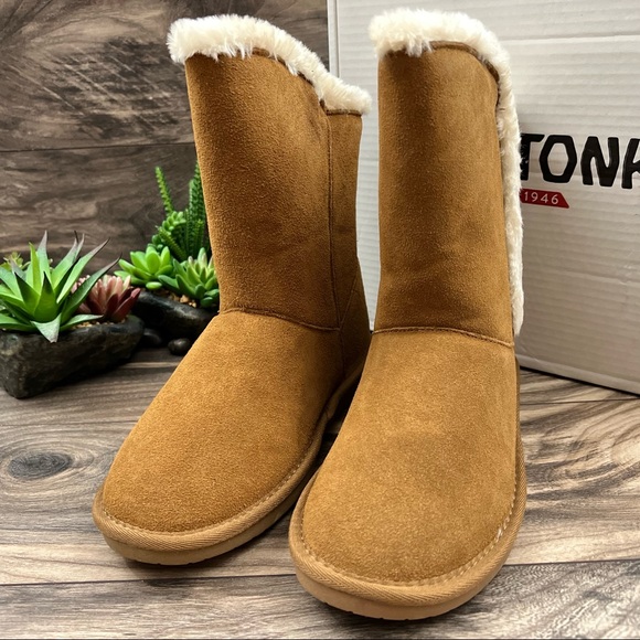 NIB Minnetonka Suede Faux Fur Shearling Trim Winter Boots Tan Suede 9M - Picture 4 of 12